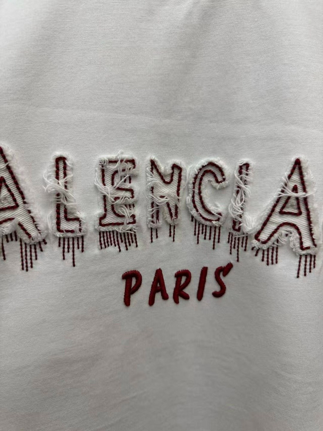 футболка баленсиага черная с белой надписью,футболка balenciaga,футболка balenciaga с коротким рукавом и цифровым принтом,футболка баленсиага