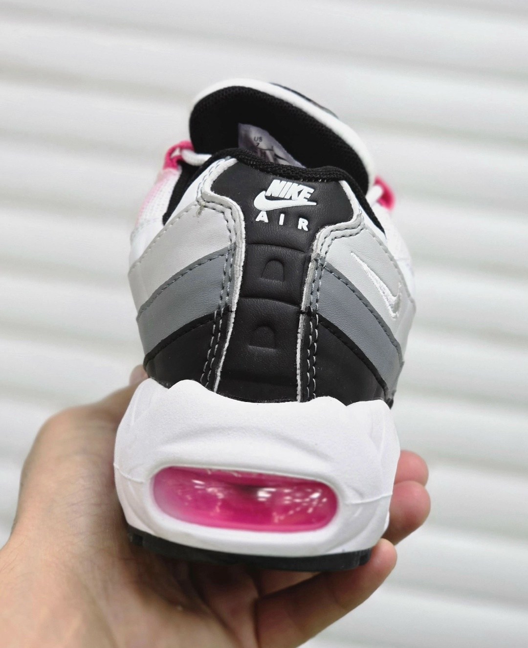 nike air max 95 essential,nike air max 95,кроссовки,аир макс 95 черно розовые,женские кроссовки nike air max 95