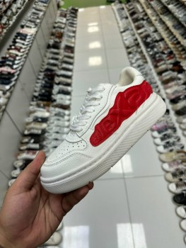 Кроссовки