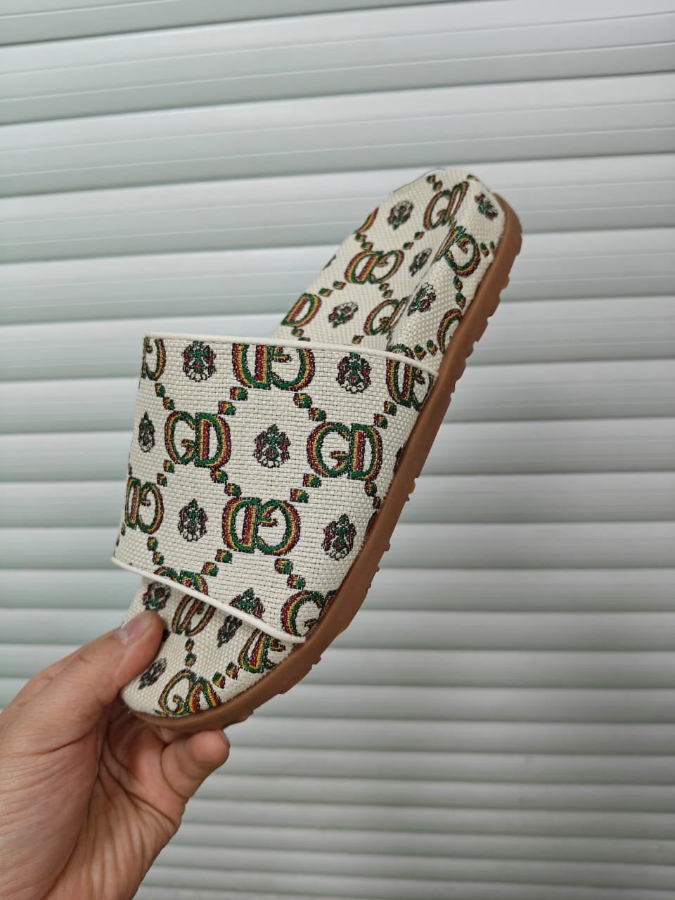 ,тапочки луи виттон,шлепанцы louis vuitton,шлепанцы женские,модные тапочки