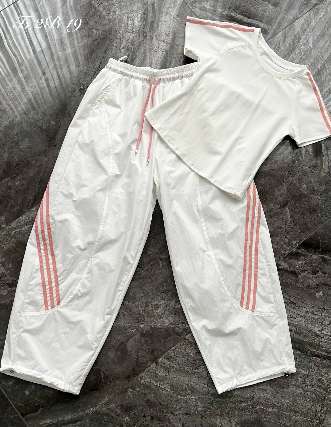 спортивные брюки женские adidas originals,спортивные костюмы,брюки адидас ориджинал женские белые,спортивные костюмы мужские,спортивный брюки