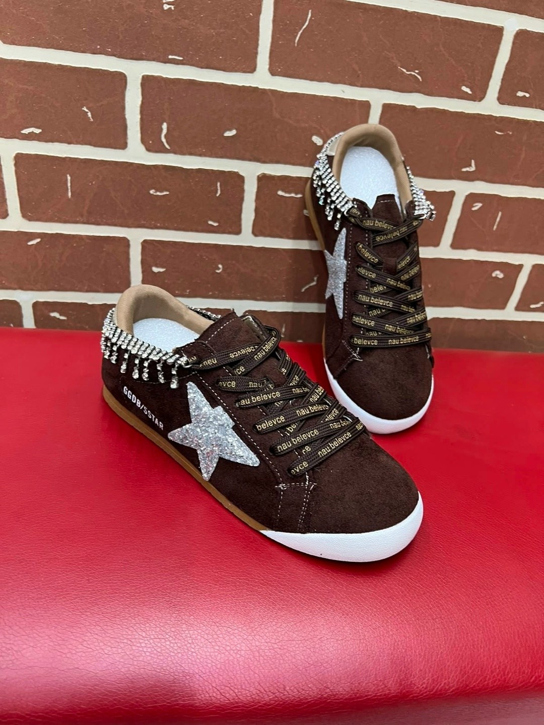 ,кеды golden goose,кроссовки golden goose,модные кроссовки,брендовая