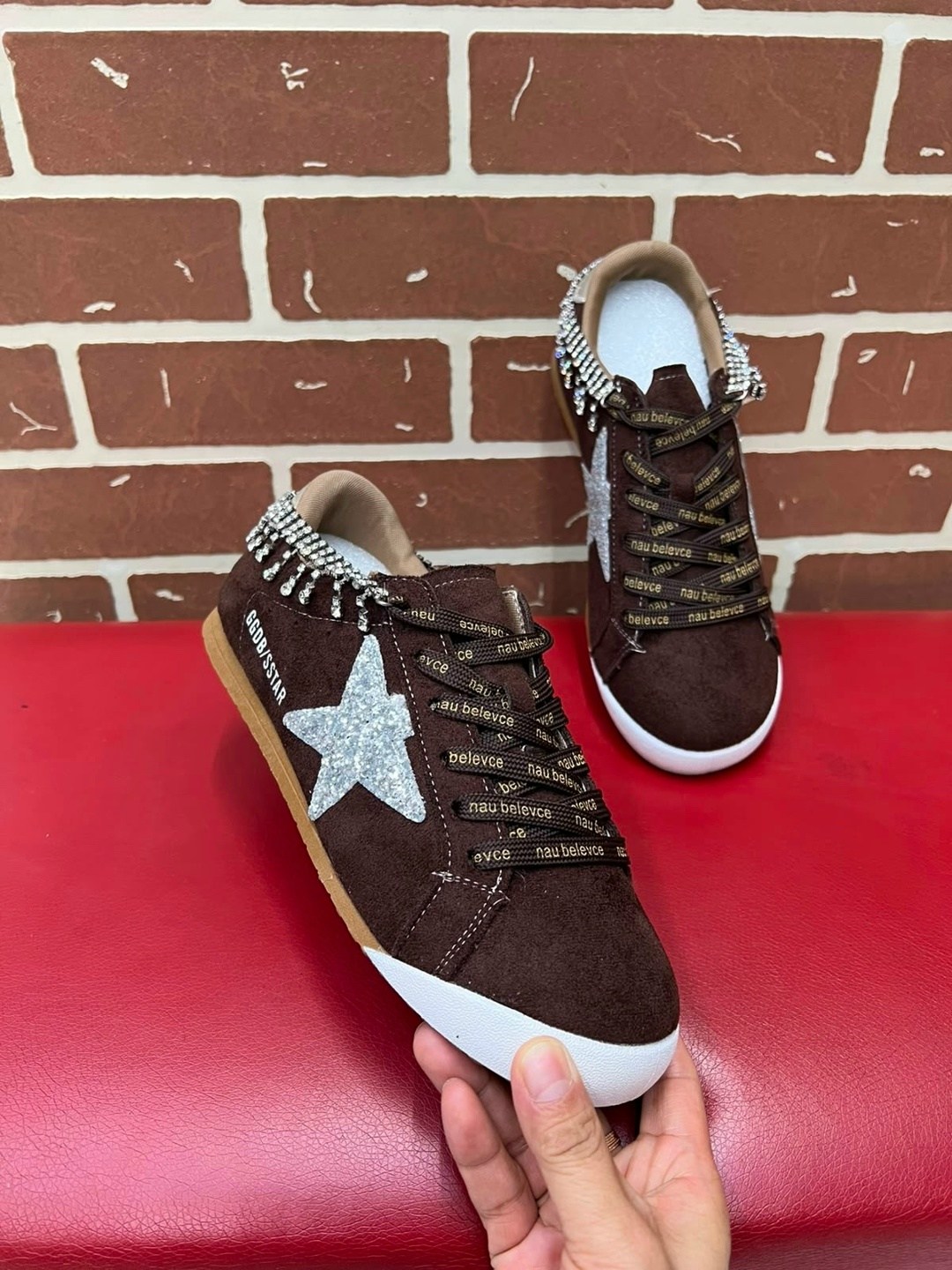 ,кеды golden goose,кроссовки golden goose,модные кроссовки,брендовая