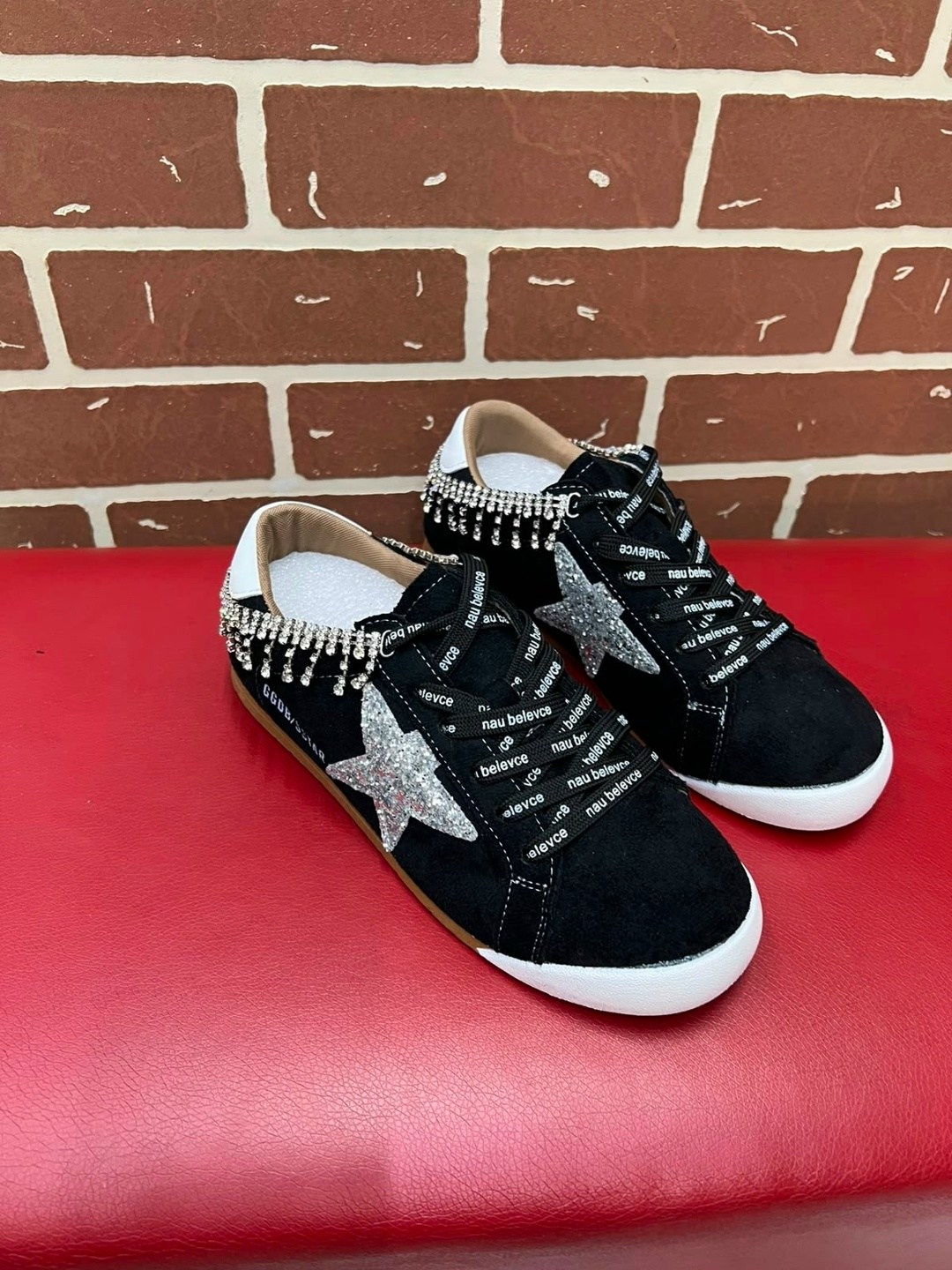 ,кеды golden goose,кроссовки golden goose,модные кроссовки,брендовая