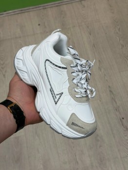 Кроссовки