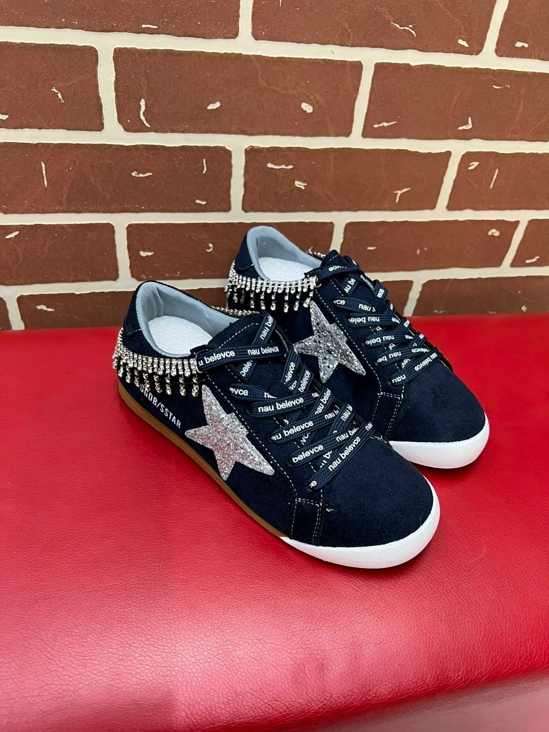 ,кеды golden goose,кроссовки golden goose,модные кроссовки,брендовая
