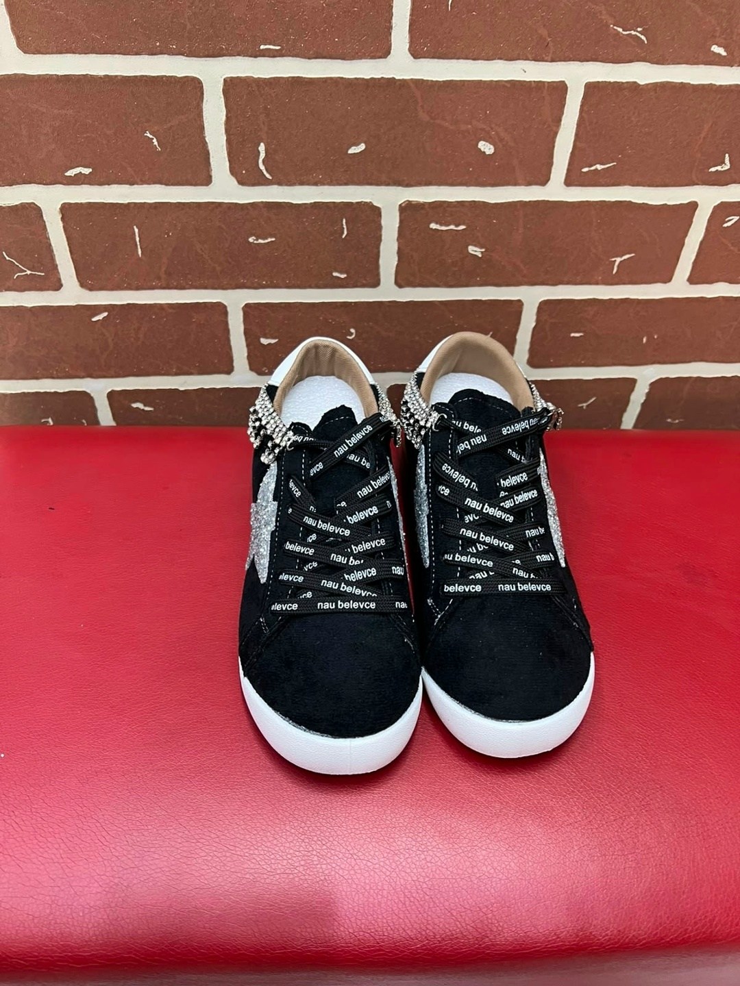 ,кеды golden goose,кроссовки golden goose,модные кроссовки,брендовая