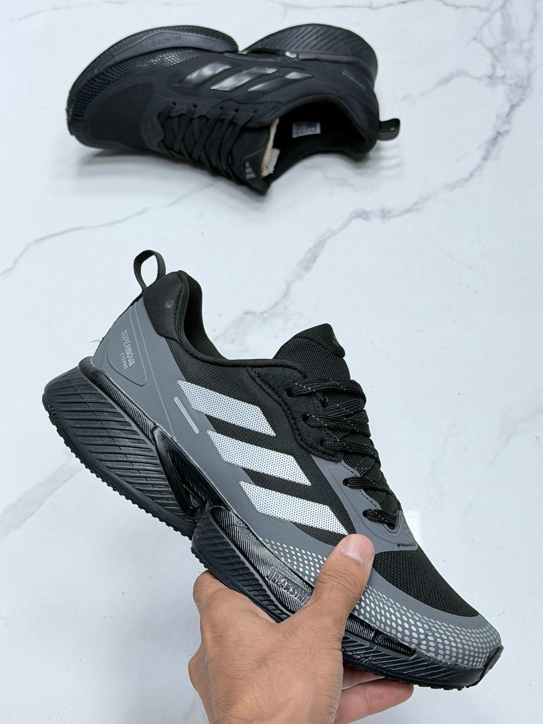 кроссовки adidas,кроссовки мужские adidas,кроссовки,адидас люкс кроссовки,кроссовки для бега