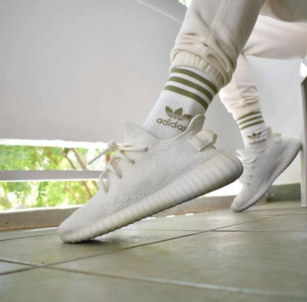 adidas yeezy boost 350 v 2,кроссовки adidas yeezy boost 350,,adidas yeezy boost 350 triple white,adidas yeezy boost 350