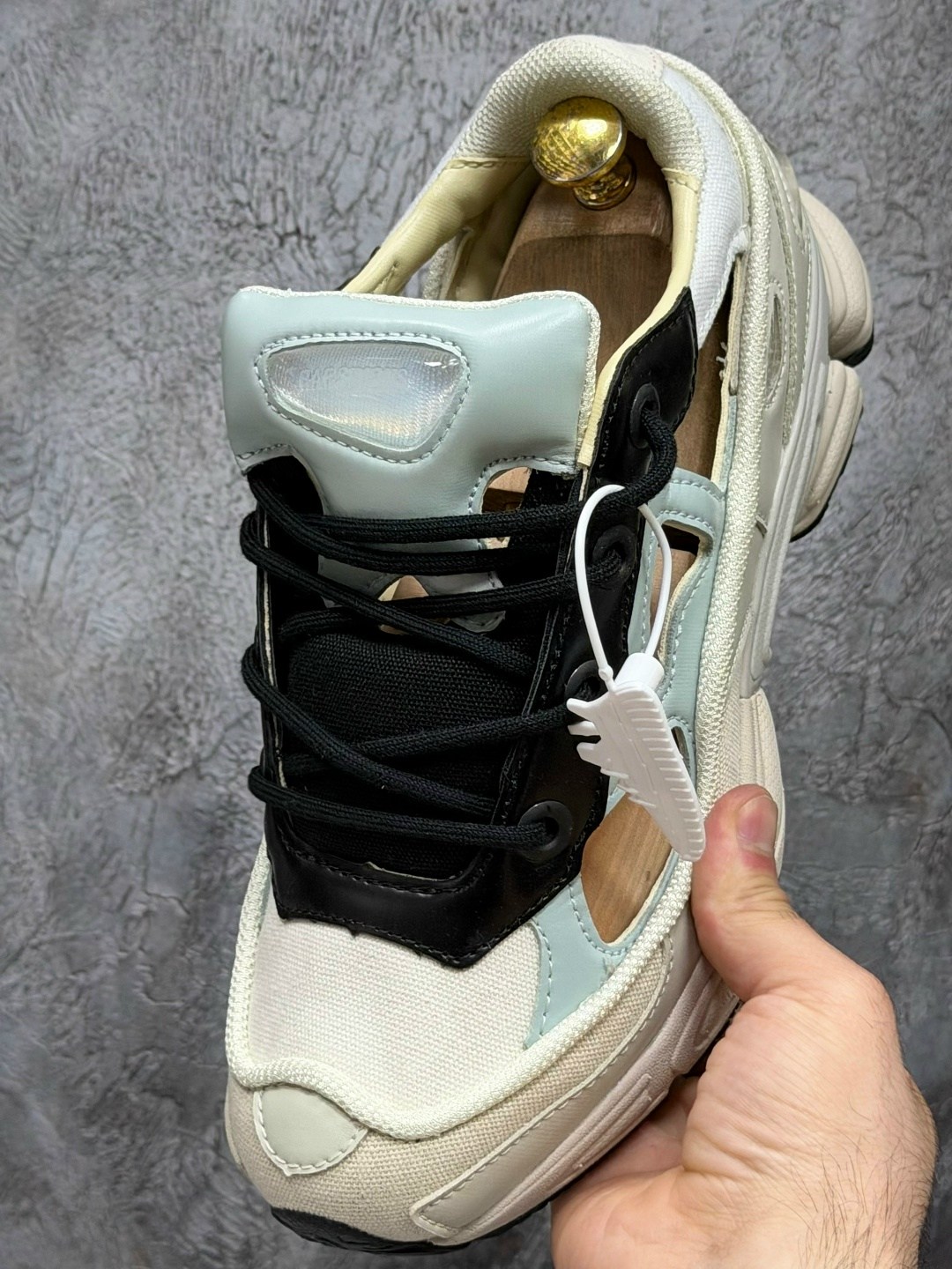 adidas raf simons ozweego 3 cream white,кроссовки adidas raf simons ozweego 3,adidas raf simons ozweego 3 white,adidas ozweego 3 raf simons cream white core black,adidas x raf simons ozweego iii cream
