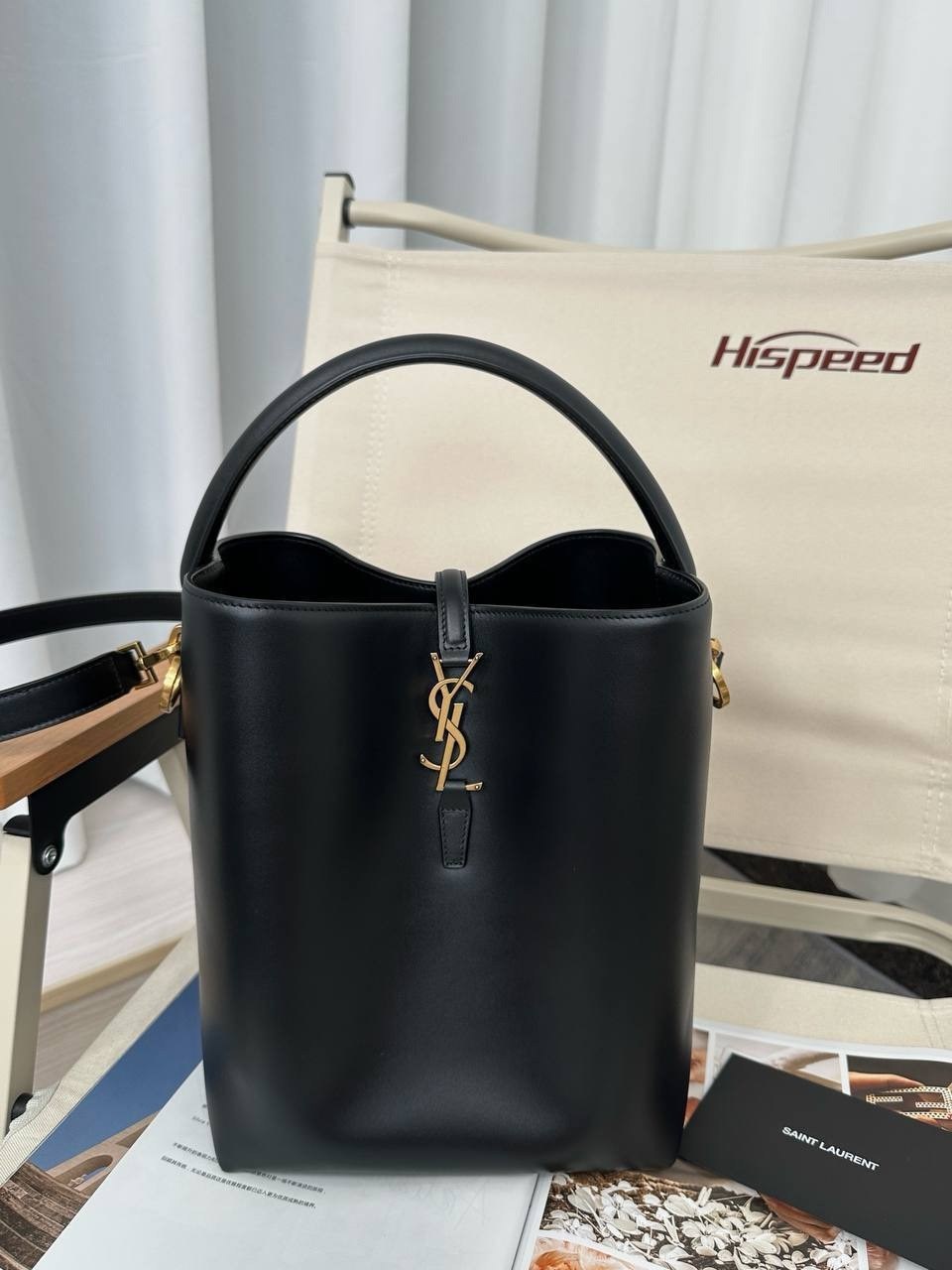 сумка yves saint laurent,сумка saint laurent,кожаная сумка-мешок с монограммой saint laurent,сумка,черная женская сумка saint laurent