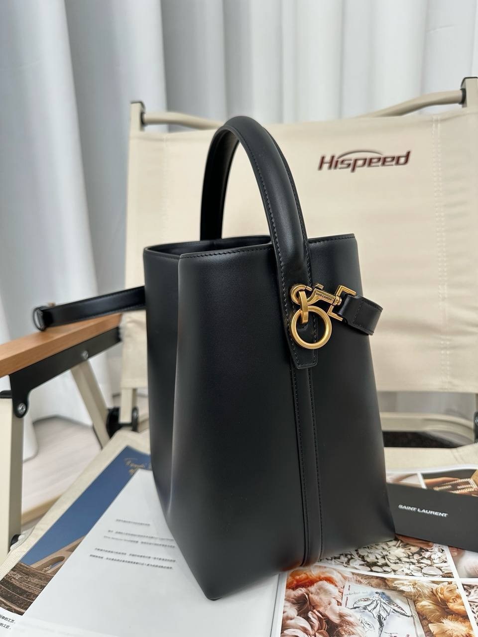 сумка yves saint laurent,сумка saint laurent,кожаная сумка-мешок с монограммой saint laurent,сумка,черная женская сумка saint laurent