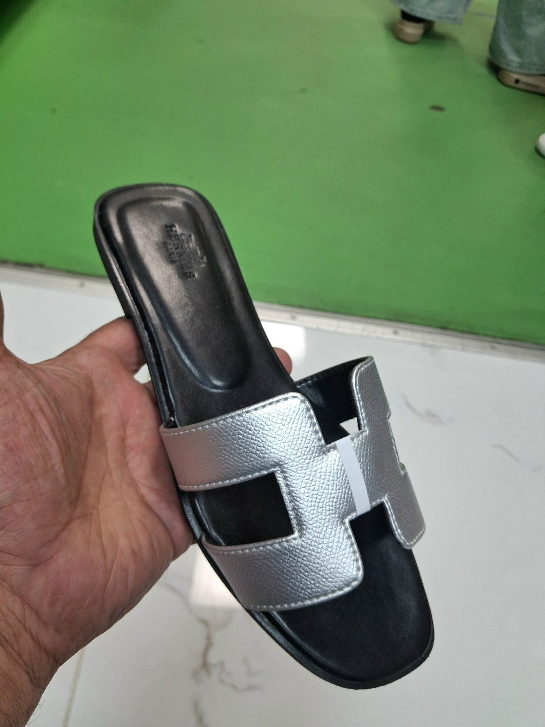 hermes шлепки женские,,шлепки эрмес,шлепки гермес женские 2026,шлепки эрмес бежевые