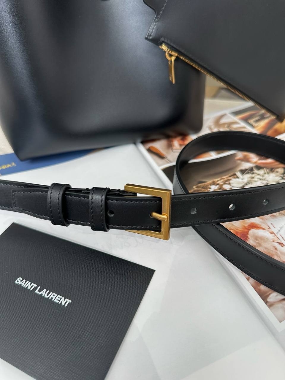 сумка yves saint laurent,сумка saint laurent,кожаная сумка-мешок с монограммой saint laurent,сумка,черная женская сумка saint laurent