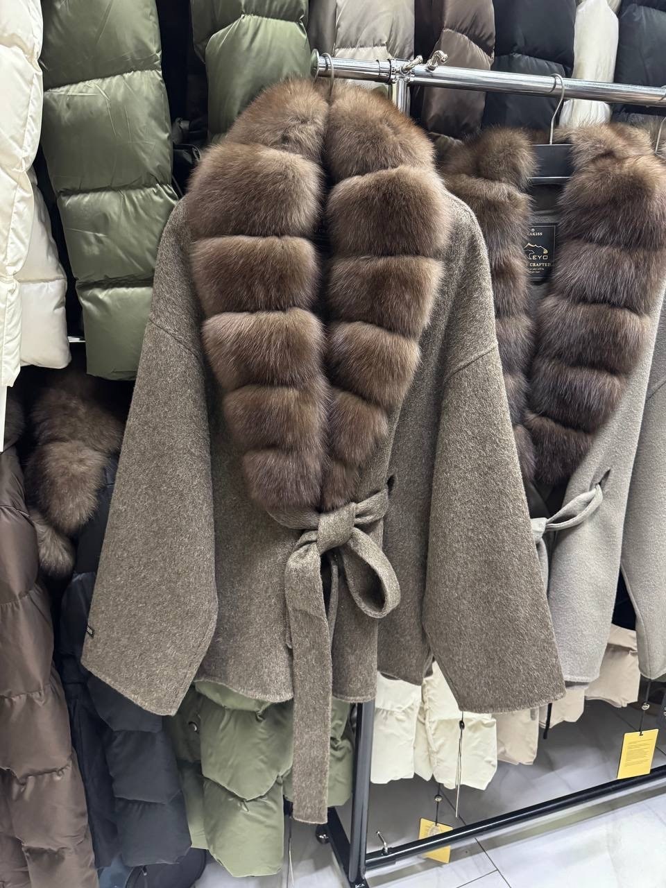 пальто с мехом,пальто с натуральным мехом,пальто с мехом соболя,пальто женские,пальто соболь