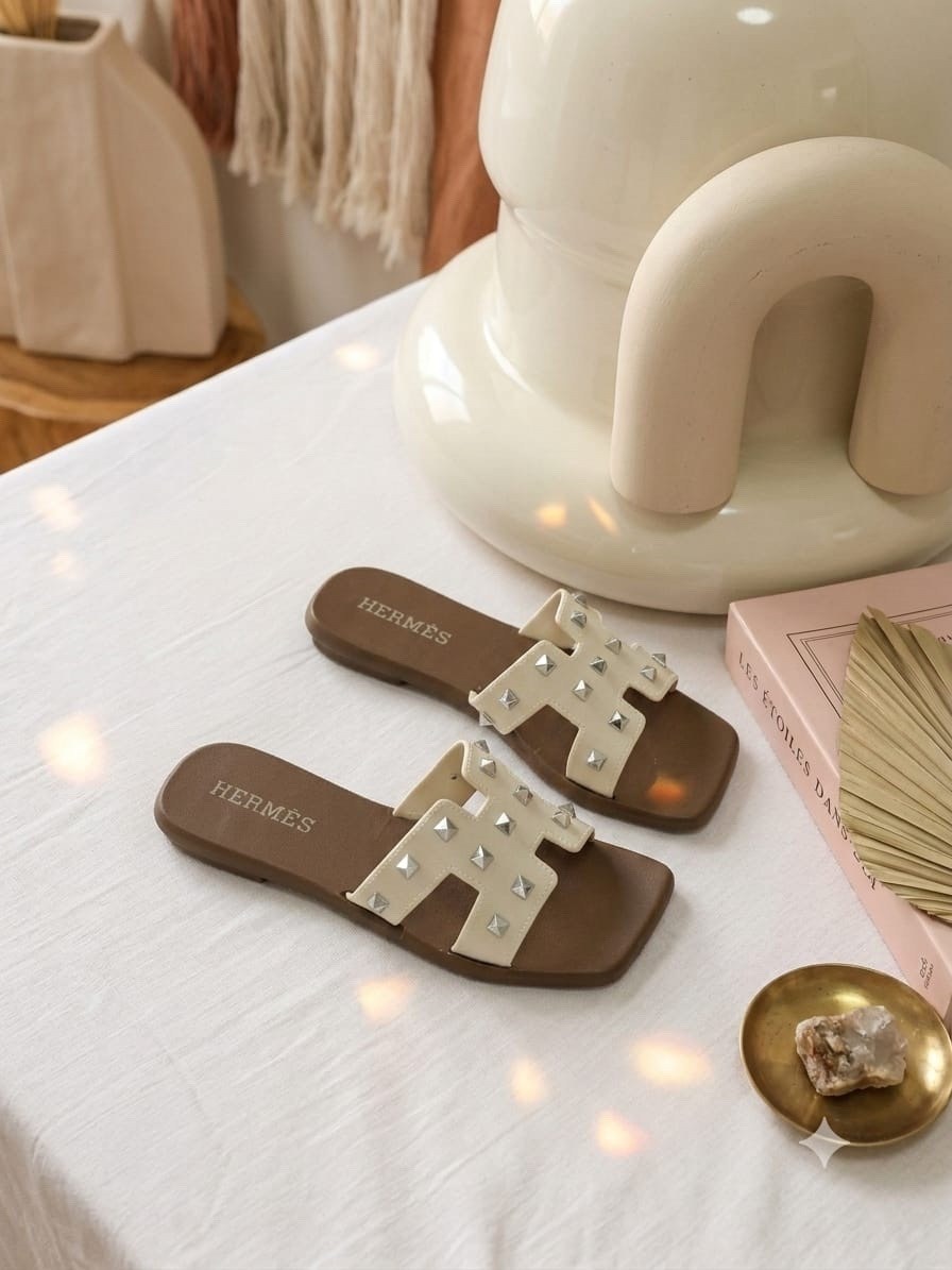 женские сандалии,женские шлепанцы,шлепанцы женские модные,шлепки hermes oran,