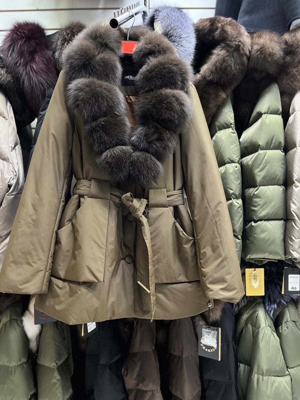 пуховик женский,стильные пуховики с мехом,пуховик с мехом,куртка пуховик мех песец,пуховик женский с натуральным мехом