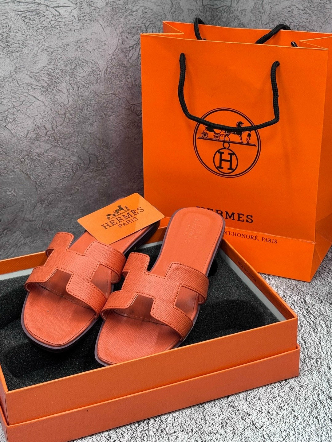 шлепки эрмес,шлепки hermes женские,hermes шлепанцы,шлепки хермес оран,шлепки hermes