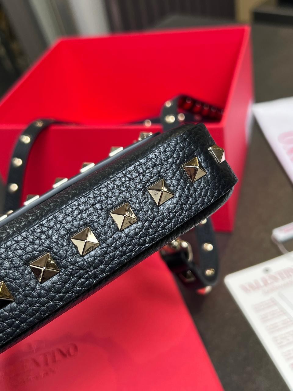 сумка valentino,сумка мини valentino,мини-сумка rockstud valentino garavani черный,сумка,сумка roman stud valentino