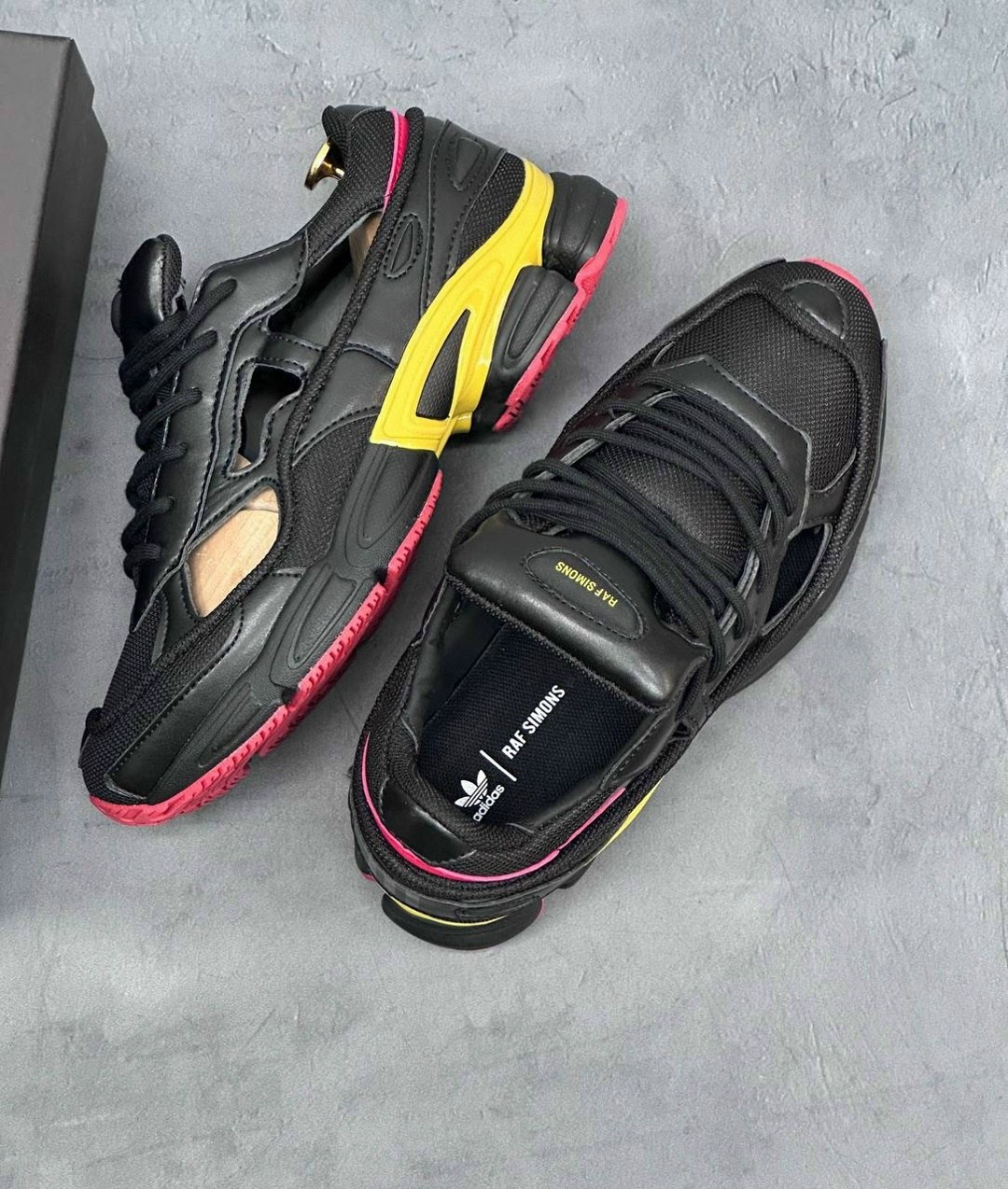 кроссовки adidas raf simons x ozweego replicant 'belgium' черный,adidas raf simons x ozweego replicant belgium,adidas x raf simons replicant ozweego,adidas raf simons ozweego replicant,adidas raf simo