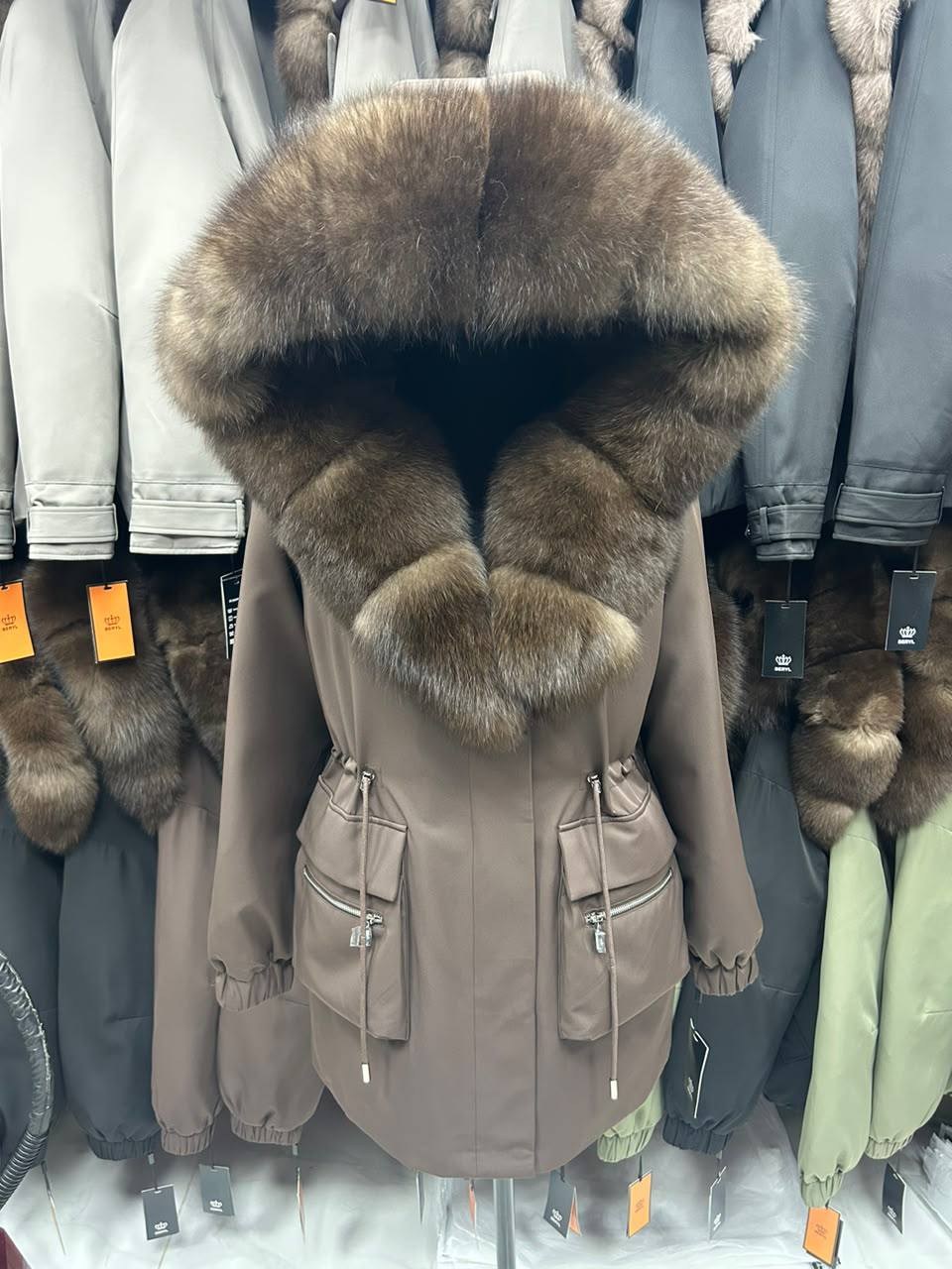 парка с натуральным мехом,женская парка с натуральным мехом,парки с мехом песца,парка с мехом,зимняя парка с натуральным мехом