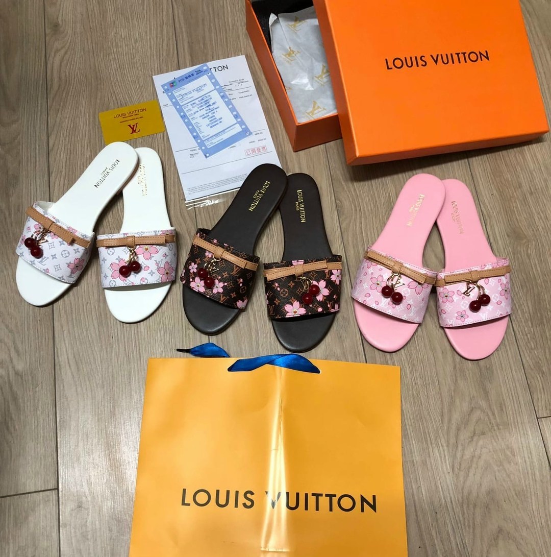 шлепанцы louis vuitton,louis vuitton terlik,шлепанцы женские луи виттон,louis vuitton shoes,сандалии louis vuitton