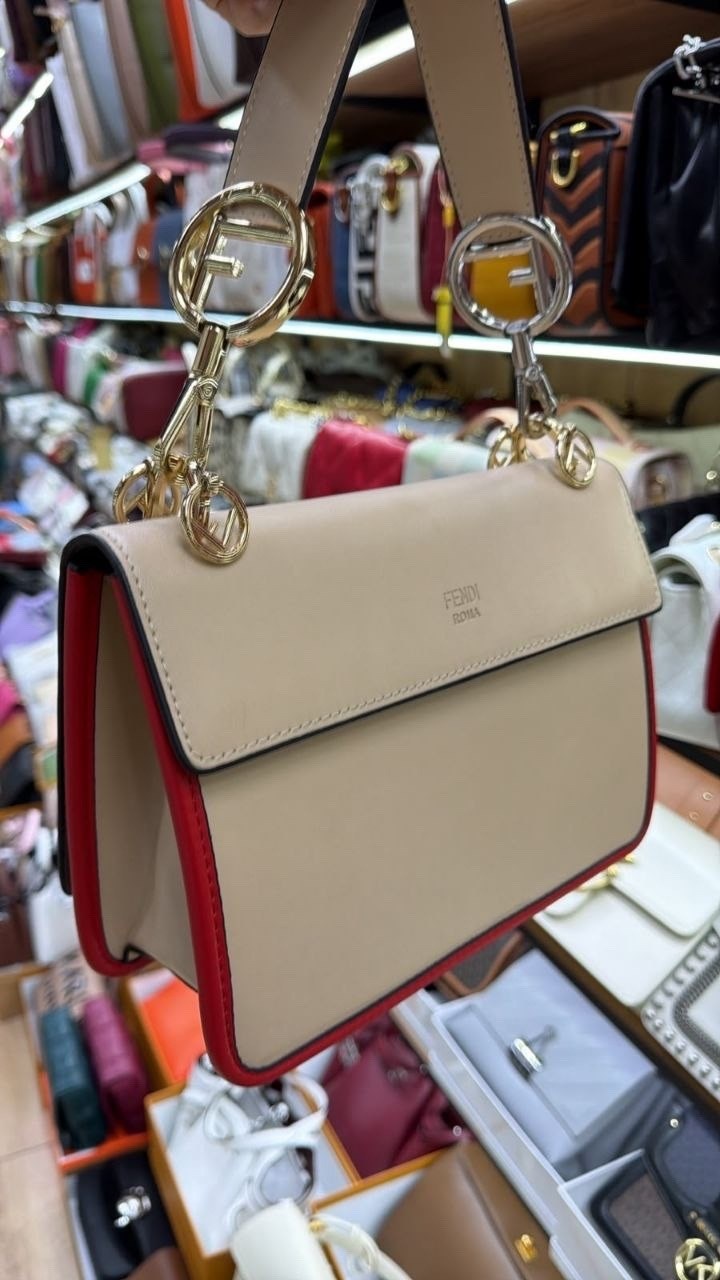 fendi сумка,fendi сумка на плечо,сумка фенди,женская сумка fendi,сумка