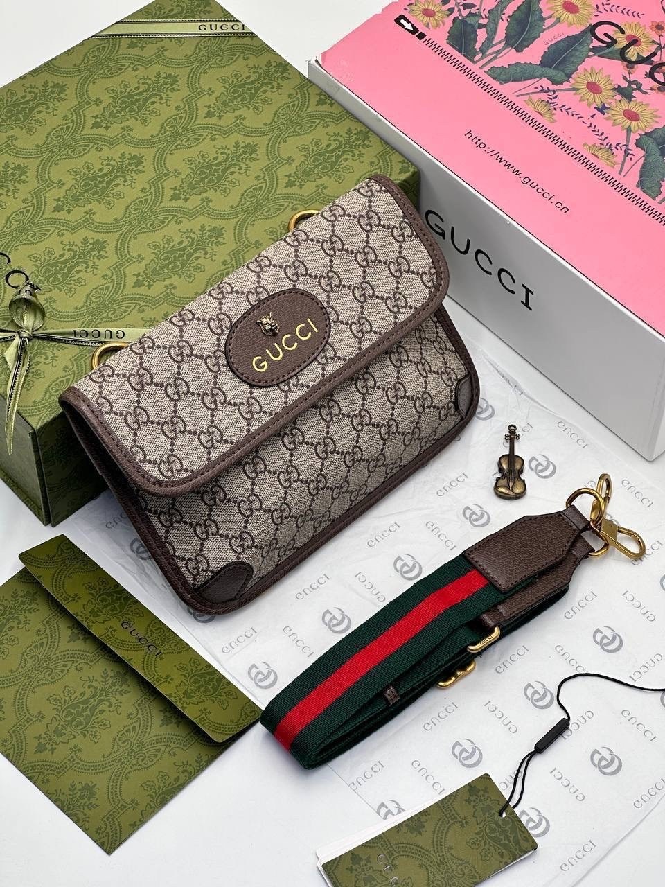 gucci сумка,gucci сумка на плечо,сумка через плечо с жёсткой конструкцией gucci,сумка gucci поясная,женская сумка gucci