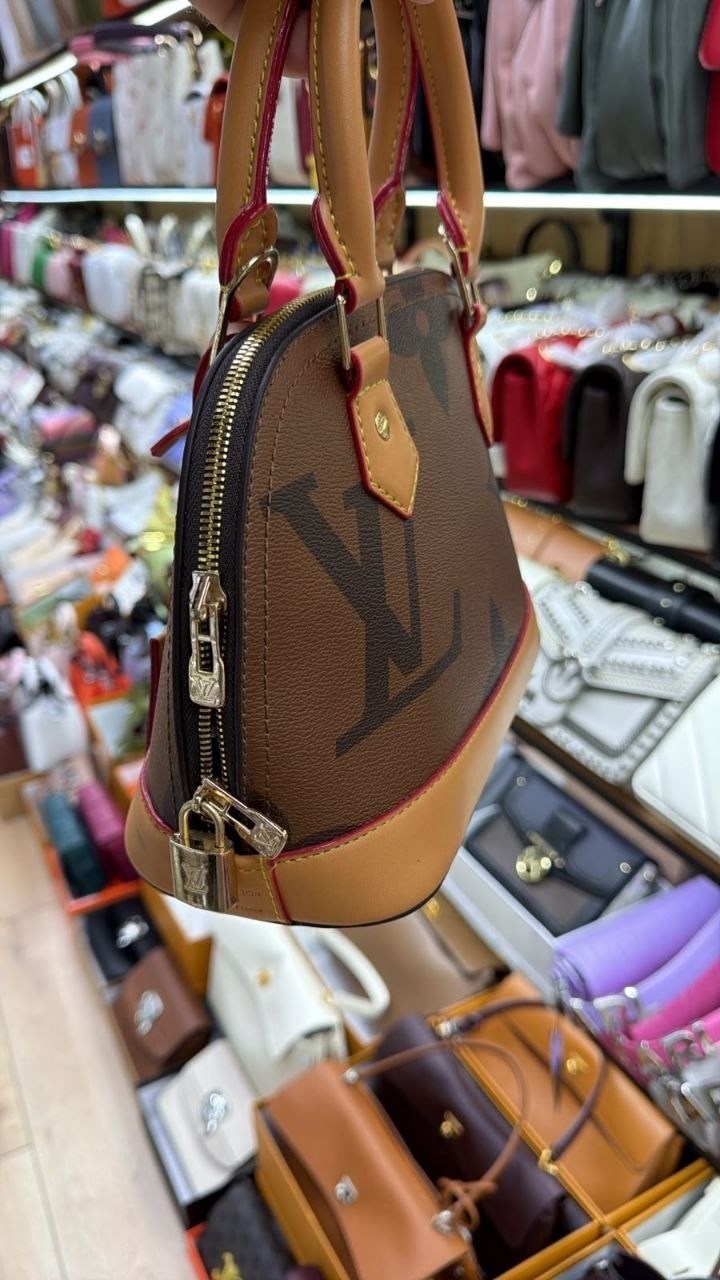 сумка louis vuitton,женская сумка louis vuitton alma,louis vuitton alma bb,сумка луи виттон альма,сумка alma bb от louis vuitton