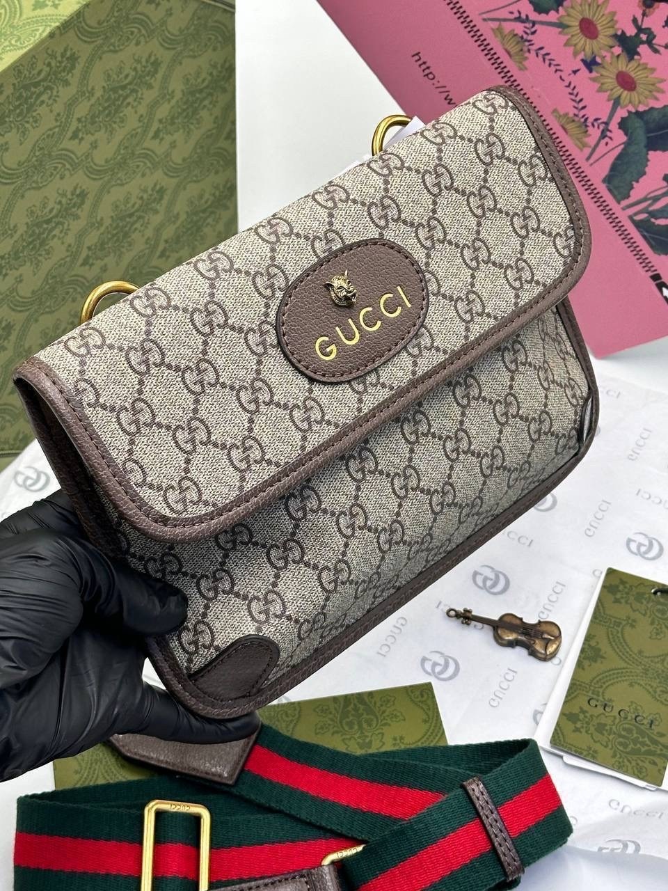 gucci сумка,gucci сумка на плечо,сумка через плечо с жёсткой конструкцией gucci,сумка gucci поясная,женская сумка gucci