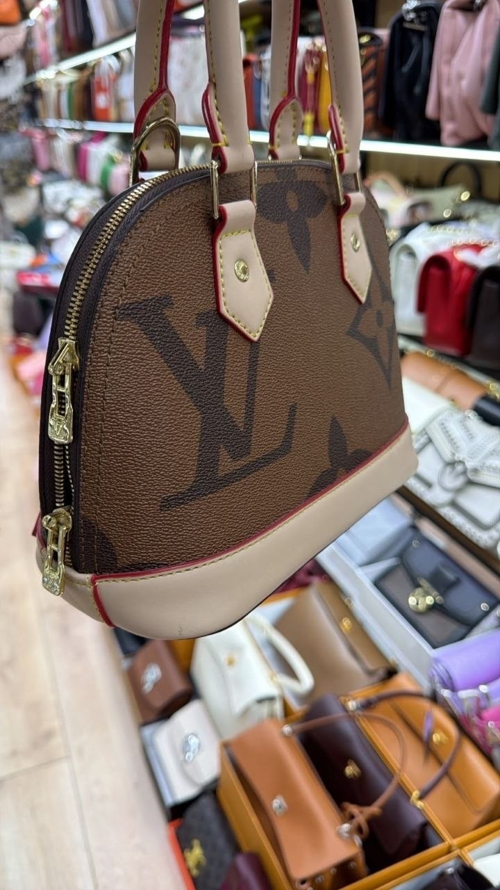 сумка louis vuitton,женская сумка louis vuitton alma,louis vuitton alma bb,сумка луи виттон альма,сумка alma bb от louis vuitton