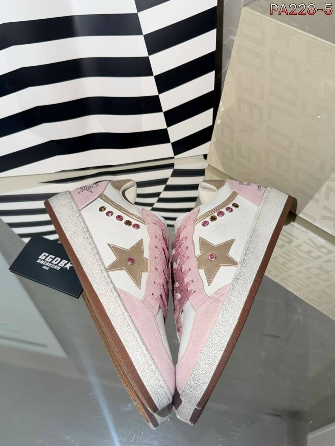 бело-розовые кроссовки golden goose со звездами,кроссовки golden goose,,кеды golden goose,женские кроссовки
