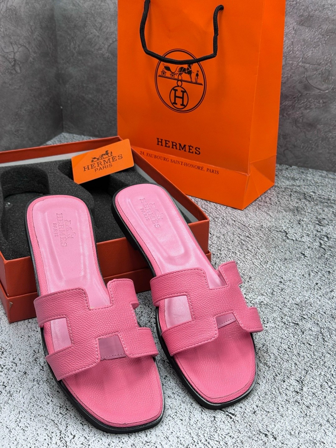 шлепки эрмес,шлепки hermes женские,hermes шлепанцы,шлепки хермес оран,шлепки hermes