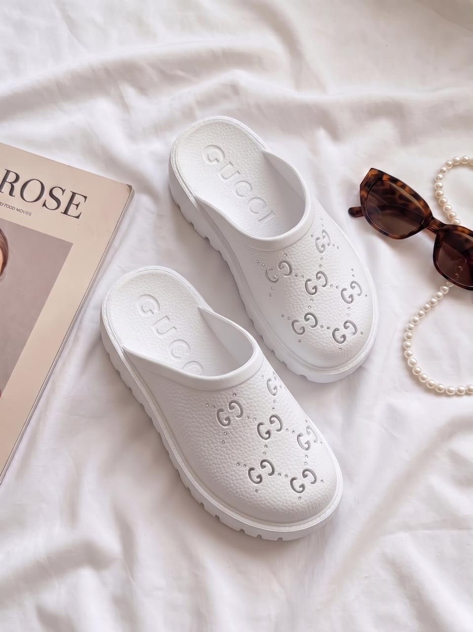 ,шлепки gucci женские белые,женские шлепанцы,гуччи резиновые сабо,шлепки гуччи женские 2026
