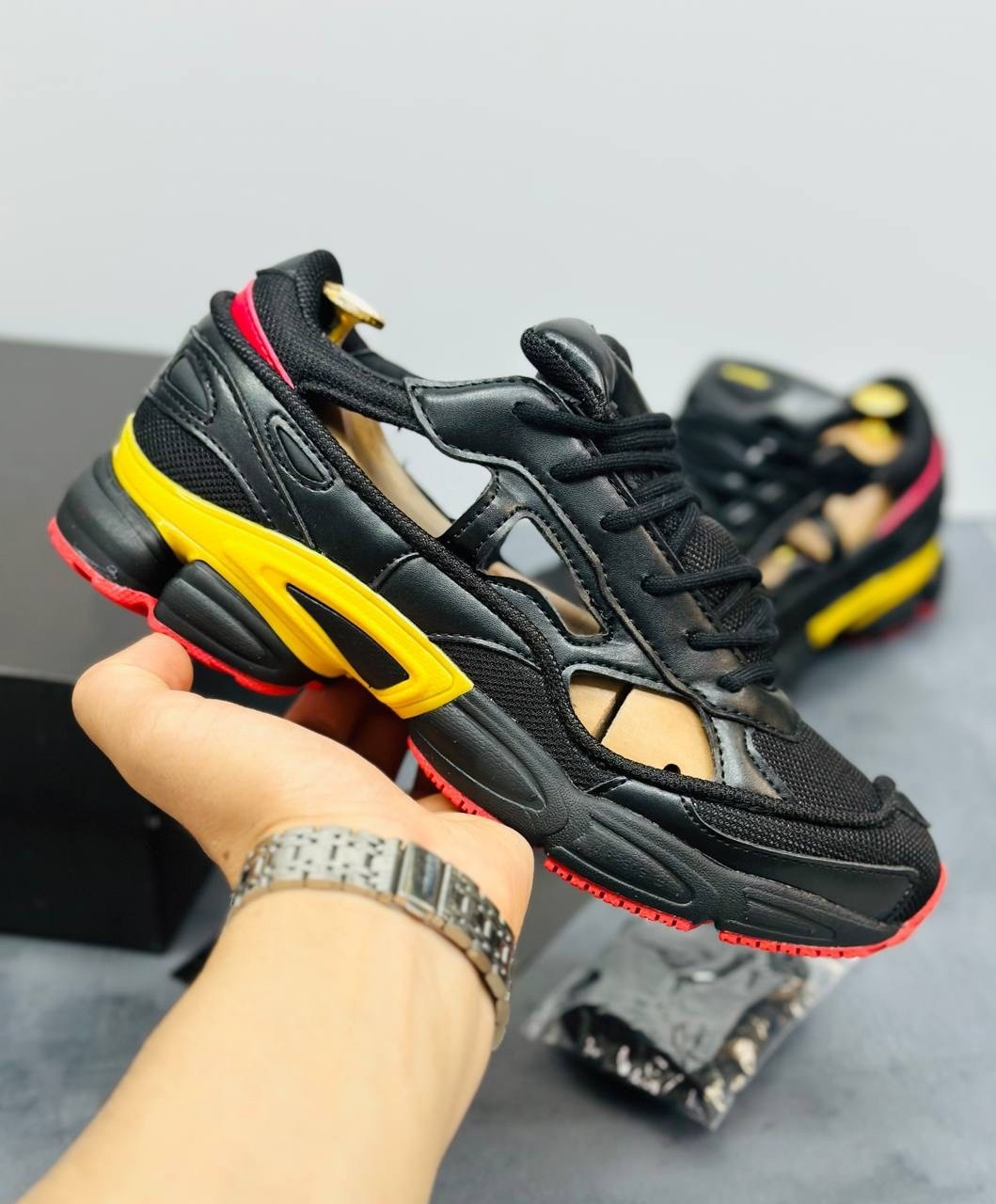 кроссовки adidas raf simons x ozweego replicant 'belgium' черный,adidas raf simons x ozweego replicant belgium,adidas x raf simons replicant ozweego,adidas raf simons ozweego replicant,adidas raf simo