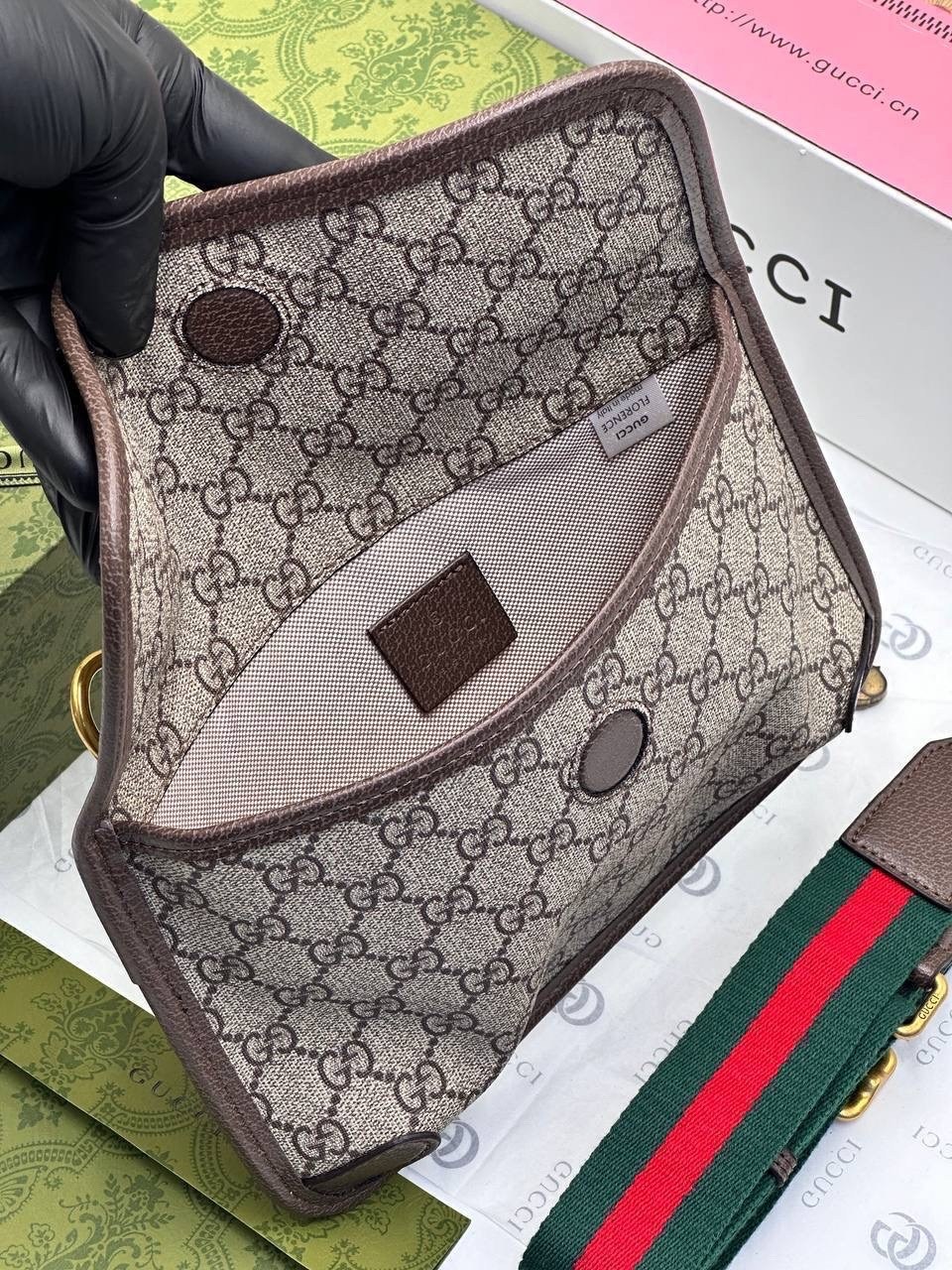 gucci сумка,gucci сумка на плечо,сумка через плечо с жёсткой конструкцией gucci,сумка gucci поясная,женская сумка gucci