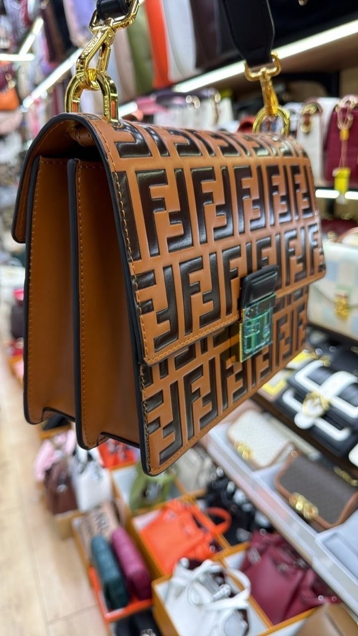 fendi сумка,fendi сумка на плечо,сумка фенди,женская сумка fendi,сумка