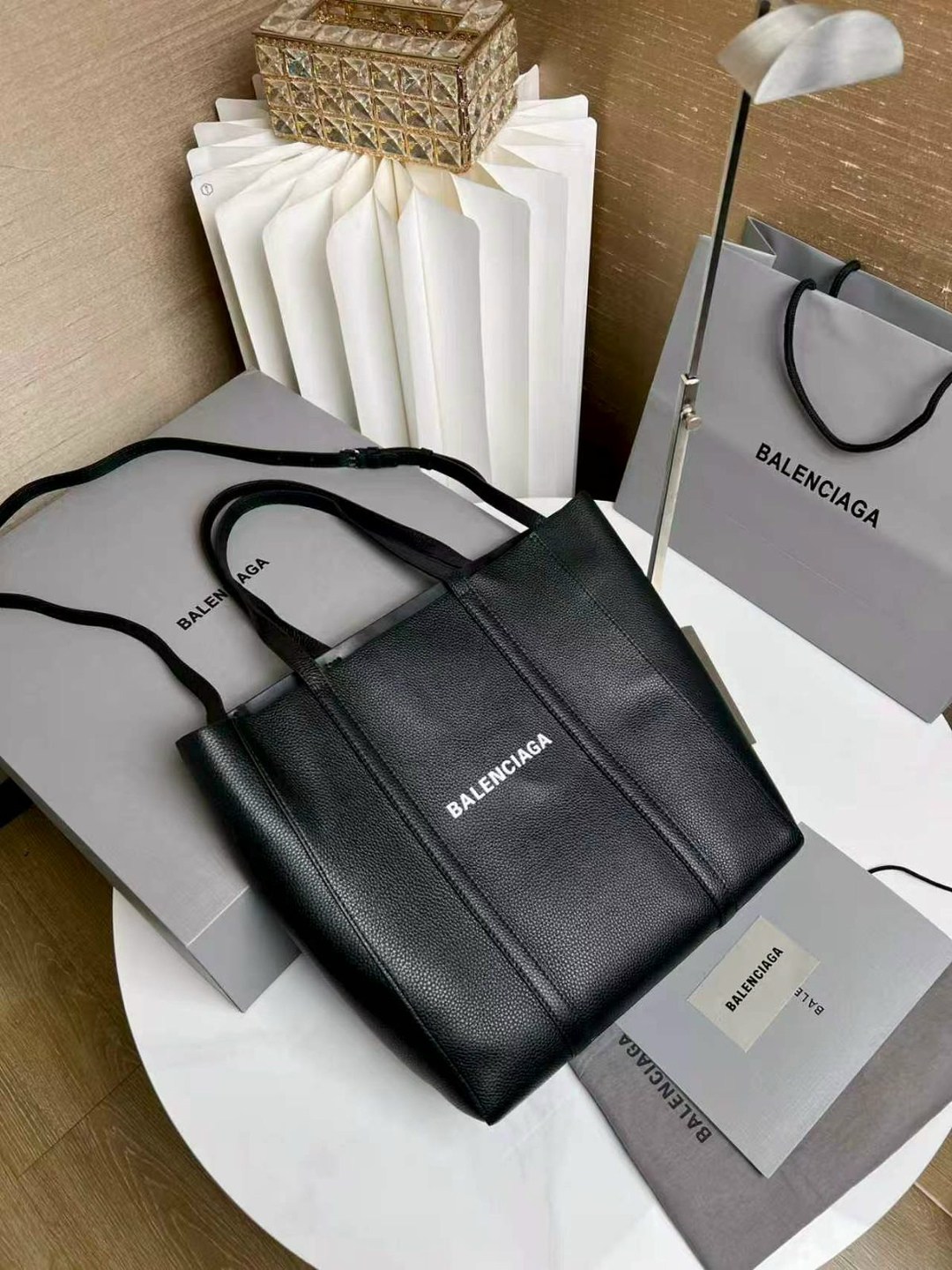 сумка balenciaga,сумка через плечо balenciaga,баленсиага сумка,сумка balenciaga из натуральной кожи 31 11 * 34 см,хозяйственная сумка balenciaga