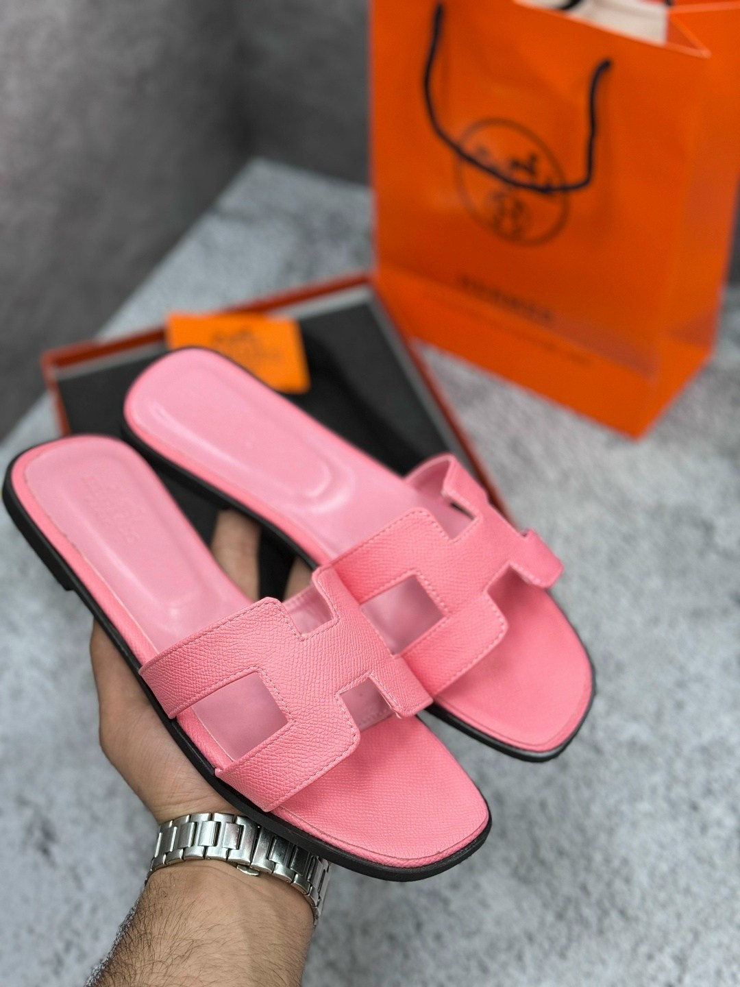 шлепки эрмес,шлепки hermes женские,hermes шлепанцы,шлепки хермес оран,шлепки hermes