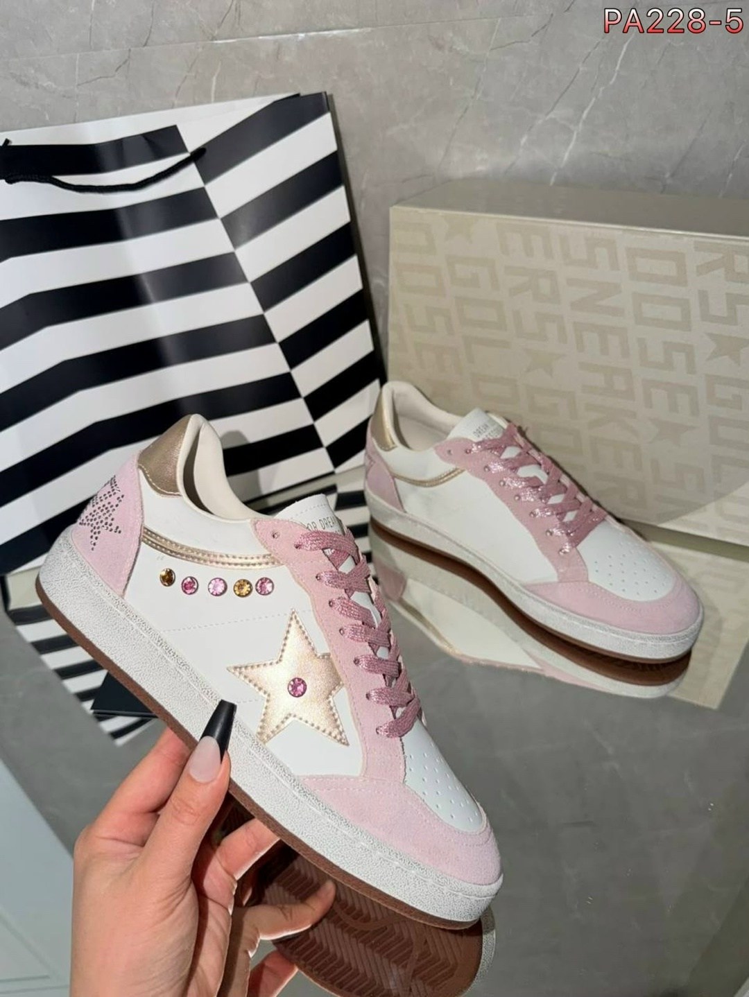 бело-розовые кроссовки golden goose со звездами,кроссовки golden goose,,кеды golden goose,женские кроссовки