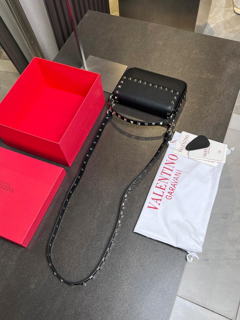 сумка valentino,сумка мини valentino,мини-сумка rockstud valentino garavani черный,сумка,сумка roman stud valentino