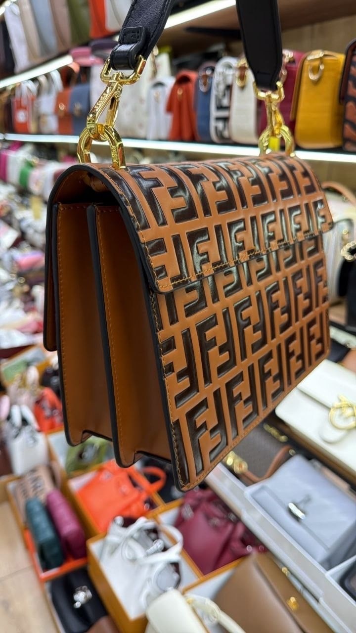 fendi сумка,fendi сумка на плечо,сумка фенди,женская сумка fendi,сумка