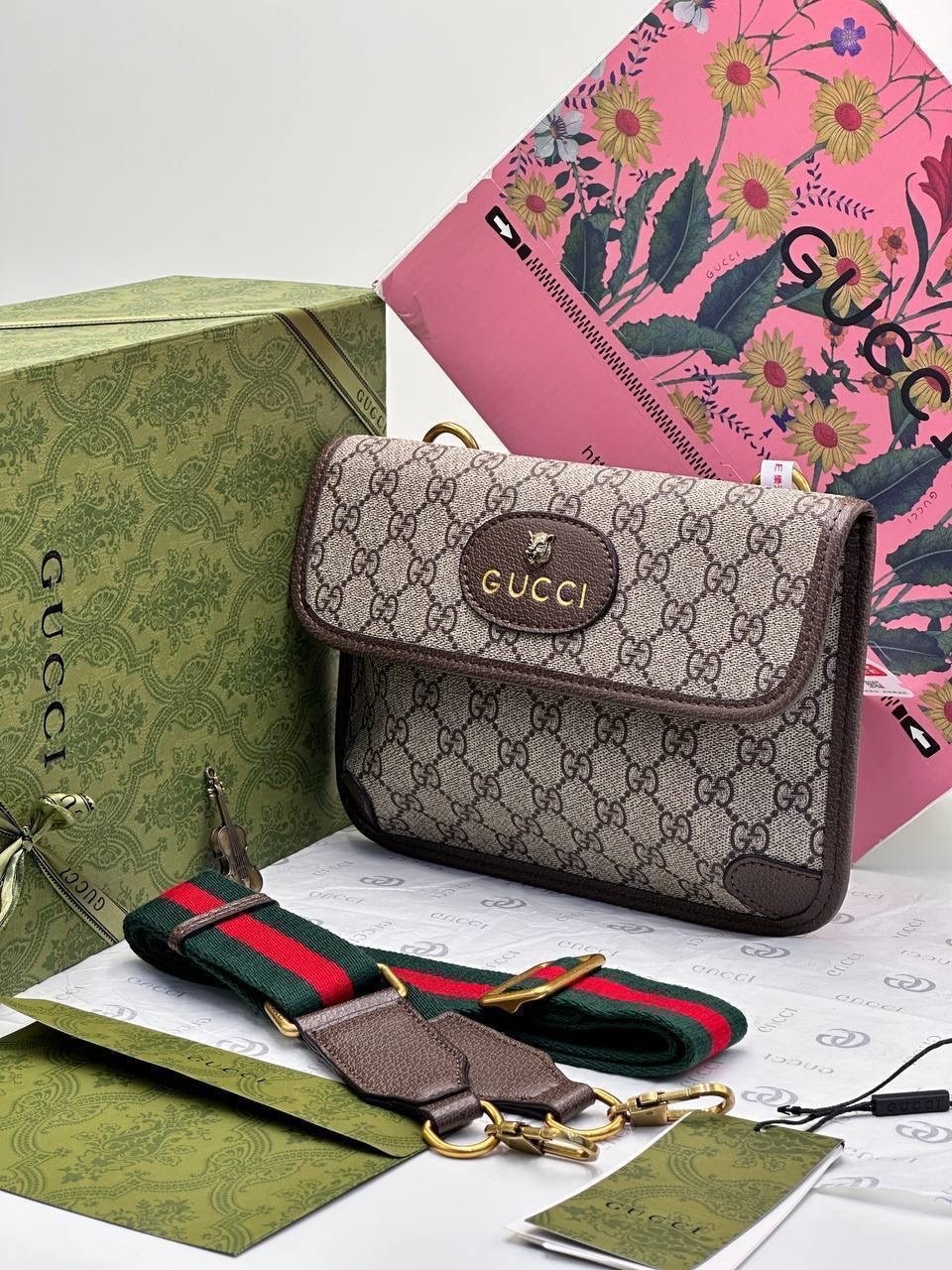 gucci сумка,gucci сумка на плечо,сумка через плечо с жёсткой конструкцией gucci,сумка gucci поясная,женская сумка gucci