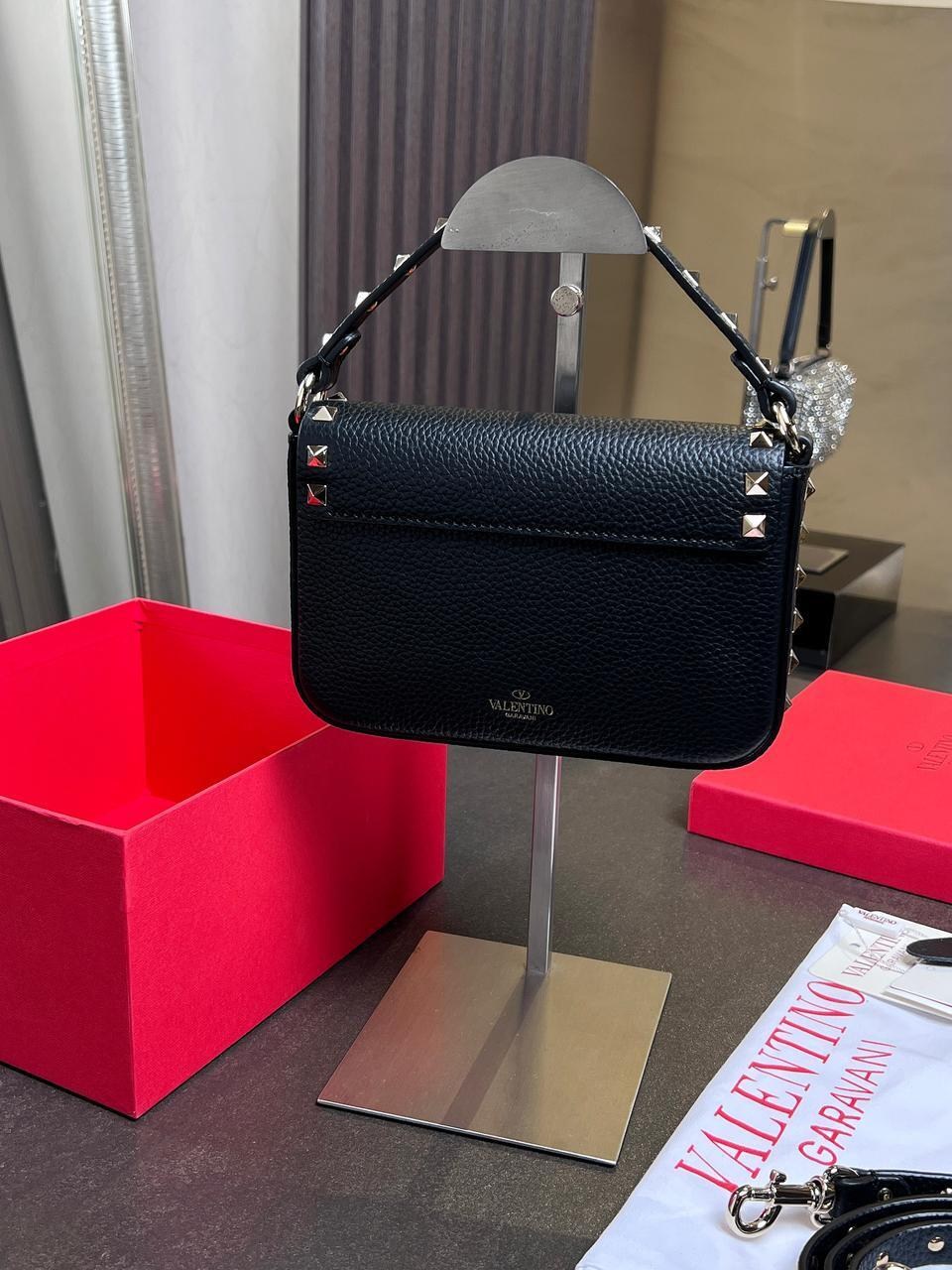 сумка valentino,сумка мини valentino,мини-сумка rockstud valentino garavani черный,сумка,сумка roman stud valentino