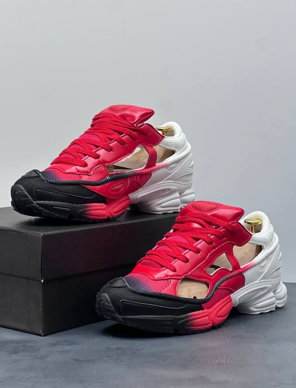 кроссовки adidas raf simons x ozweego replicant 'red halo blue',кроссовки raf simons x ozweego replicant adidas красный,массивные кроссовки raf simons x ozweego replicant adidas красный,adidas raf sim