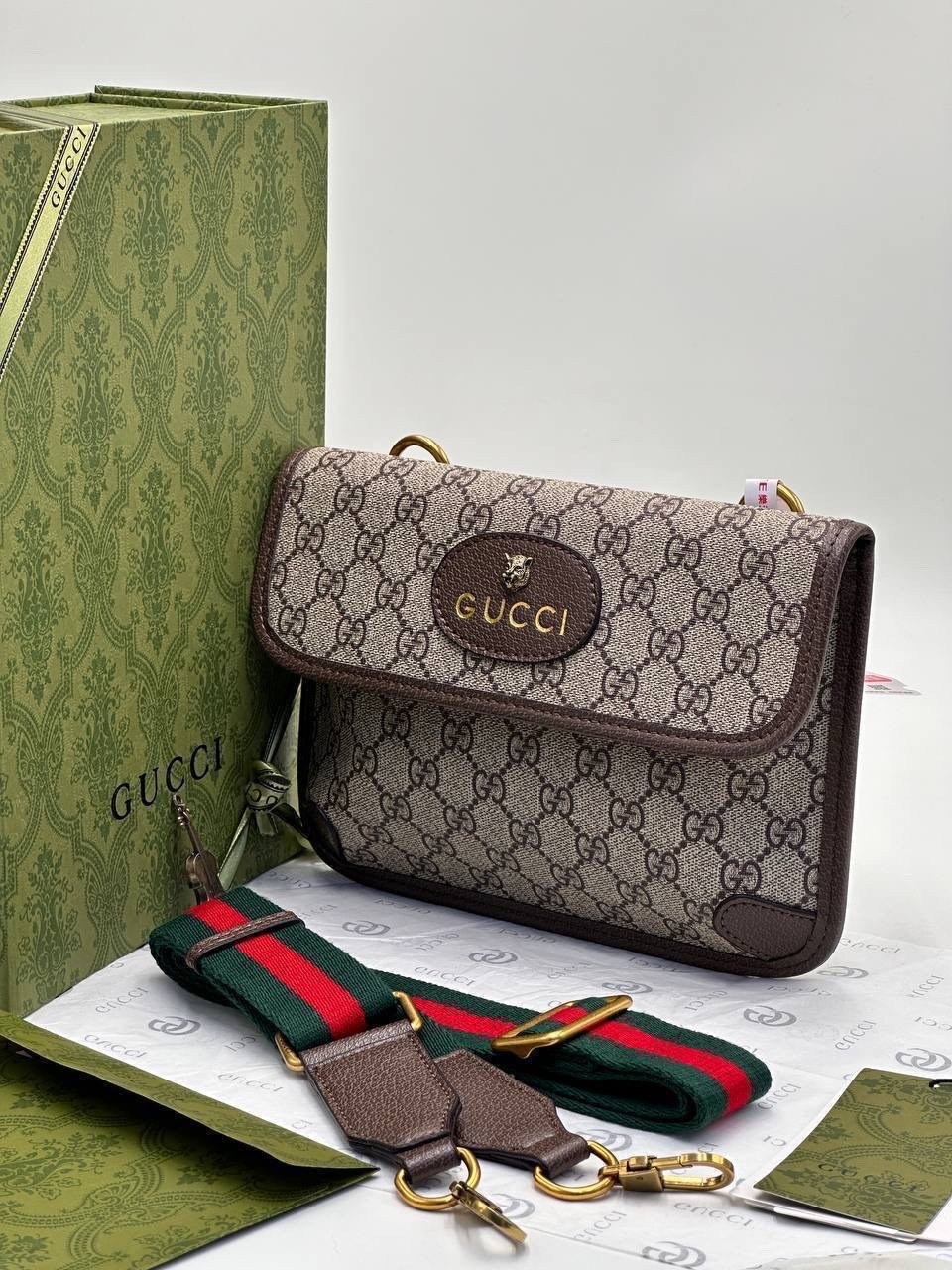 gucci сумка,gucci сумка на плечо,сумка через плечо с жёсткой конструкцией gucci,сумка gucci поясная,женская сумка gucci