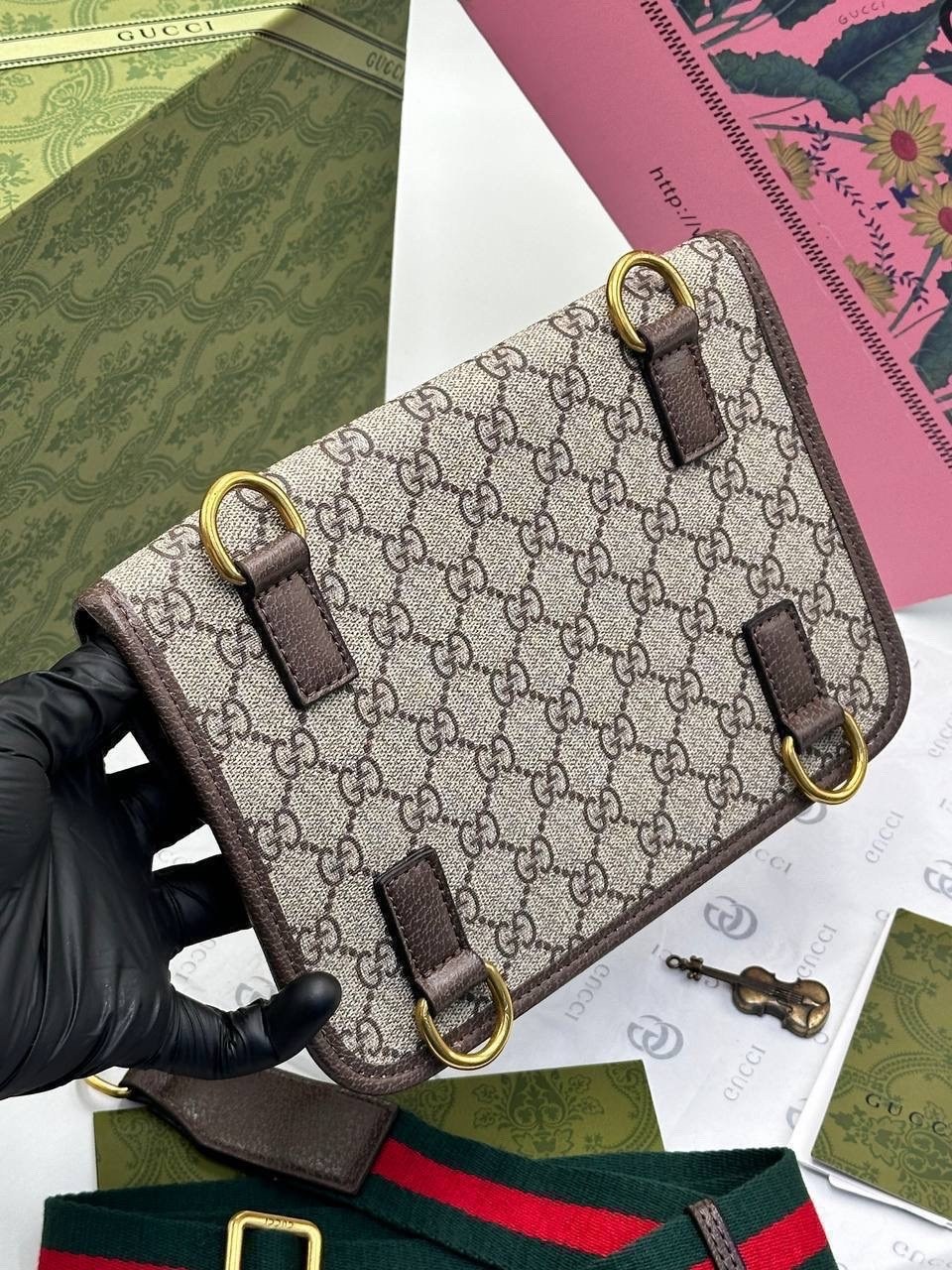 gucci сумка,gucci сумка на плечо,сумка через плечо с жёсткой конструкцией gucci,сумка gucci поясная,женская сумка gucci
