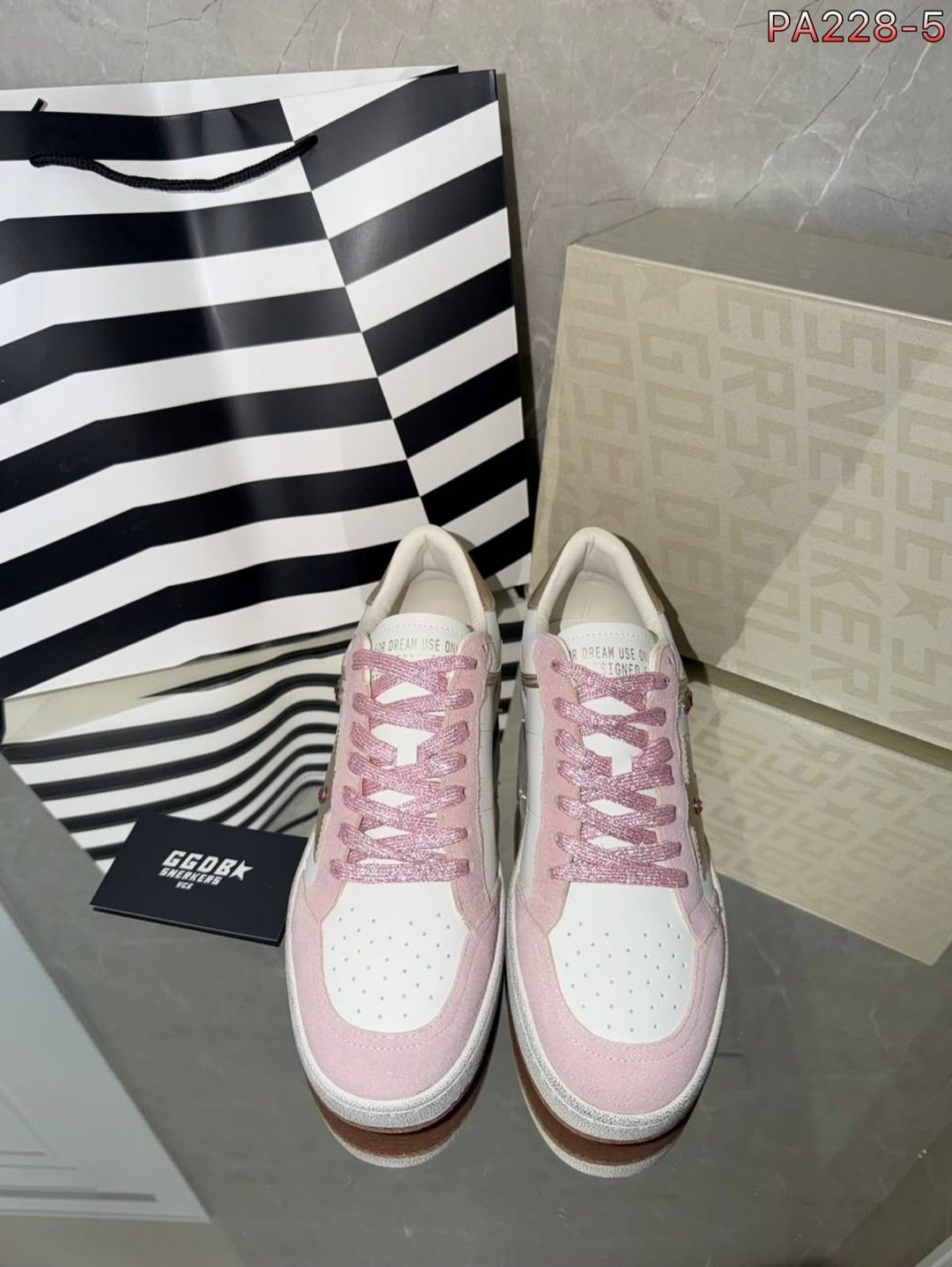 бело-розовые кроссовки golden goose со звездами,кроссовки golden goose,,кеды golden goose,женские кроссовки