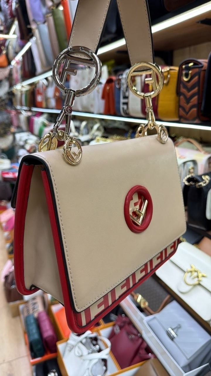 fendi сумка,fendi сумка на плечо,сумка фенди,женская сумка fendi,сумка