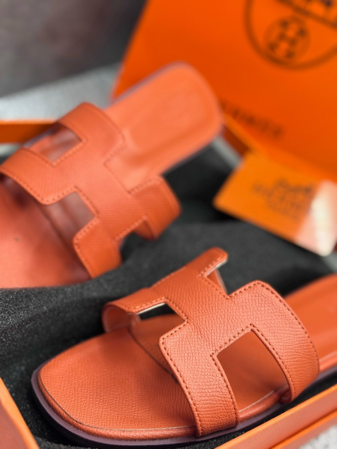 шлепки эрмес,шлепки hermes женские,hermes шлепанцы,шлепки хермес оран,шлепки hermes